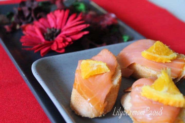 Crostini al salmone e burro all'arancia