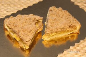 Crostata di mele con crumble alla cannella fette | paninisopraffini.com