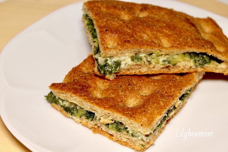 Schiacciata semintegrale bietola e gorgonzola